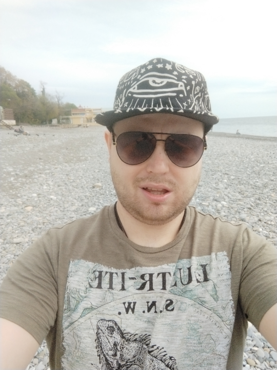 Катя  Любая