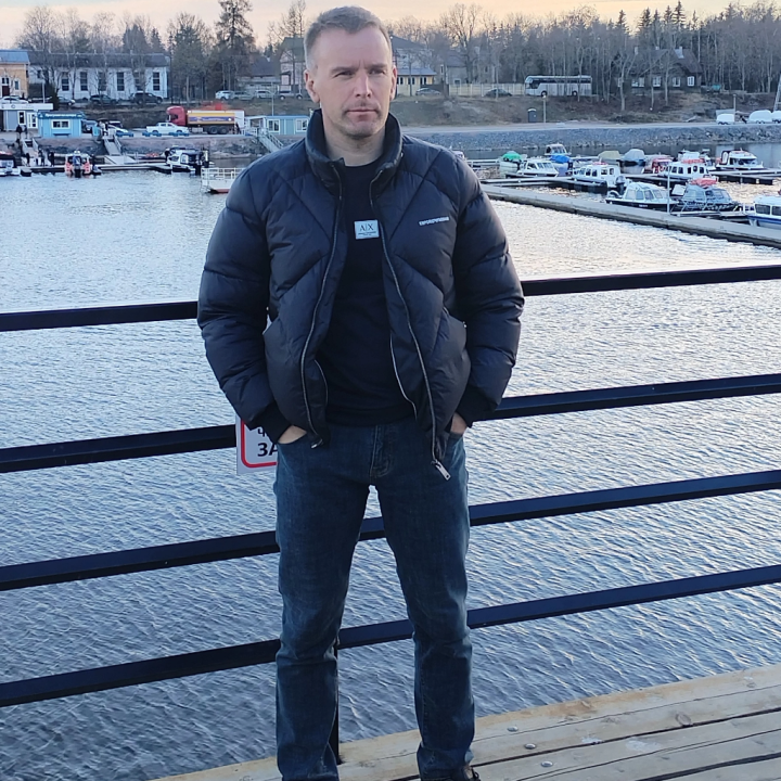 Александр Васильев